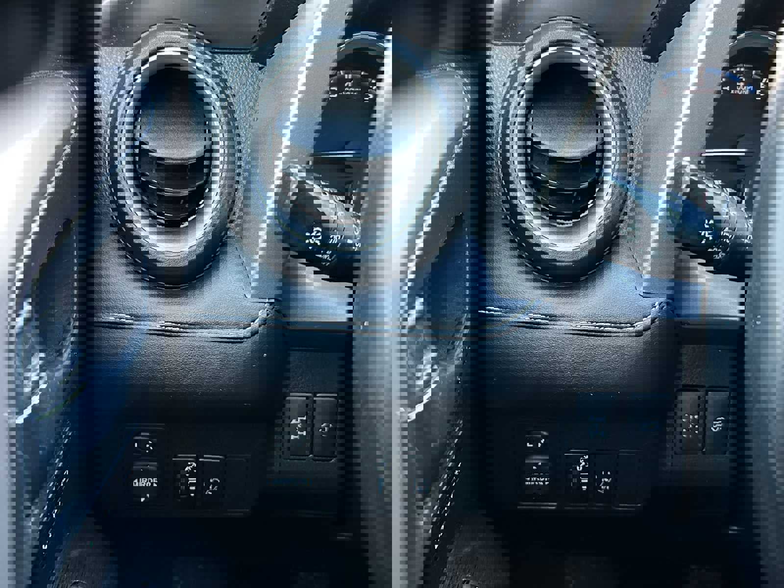 Used 2017 Toyota RAV4 Limited image 32