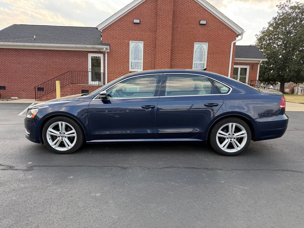 Used 2014 Volkswagen Passat 2.5 SE FWD image 8