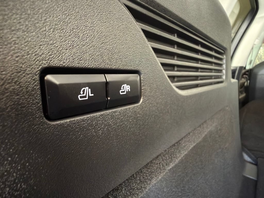 Used 2025 Lincoln Nautilus Reserve AWD/4WD image 34