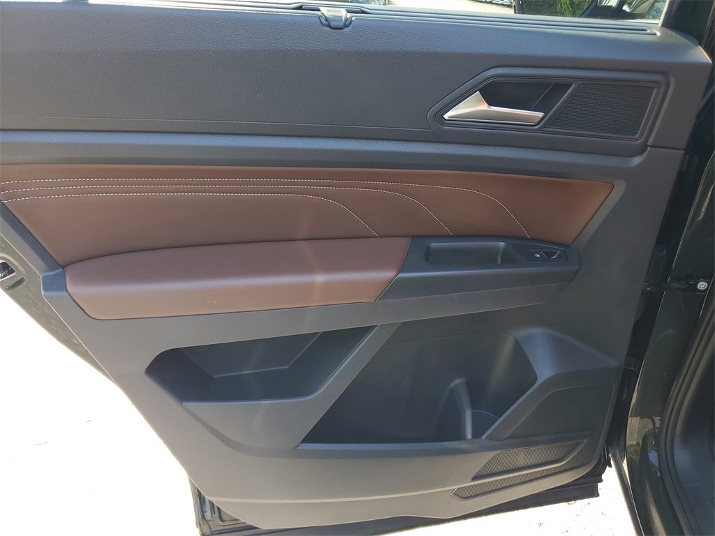 Used 2021 Volkswagen Atlas SE w/ Towing Package image 10