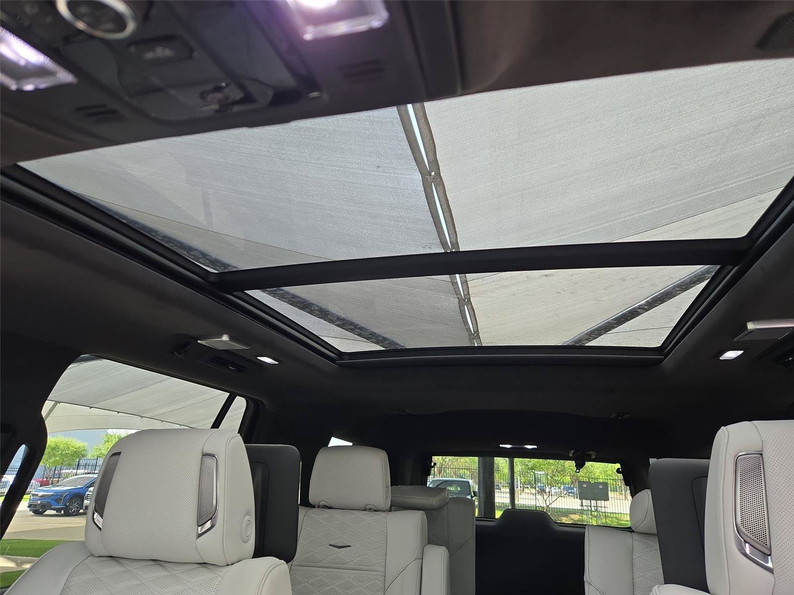 New 2026 Cadillac Escalade Platinum Sport w/ LPO, ONYX Package AWD/4WD image 9