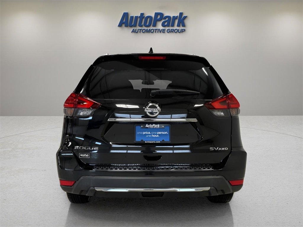 Used 2017 Nissan Rogue SV w/ Sun & Sound Touring Package image 6