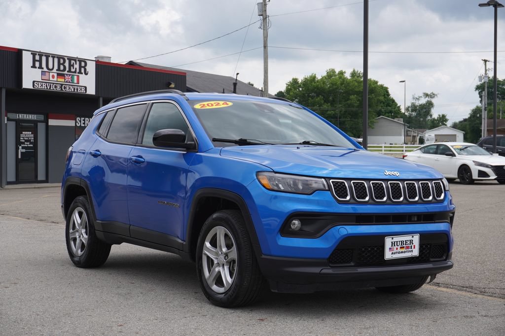 Used 2024 Jeep Compass Latitude AWD/4WD image 9