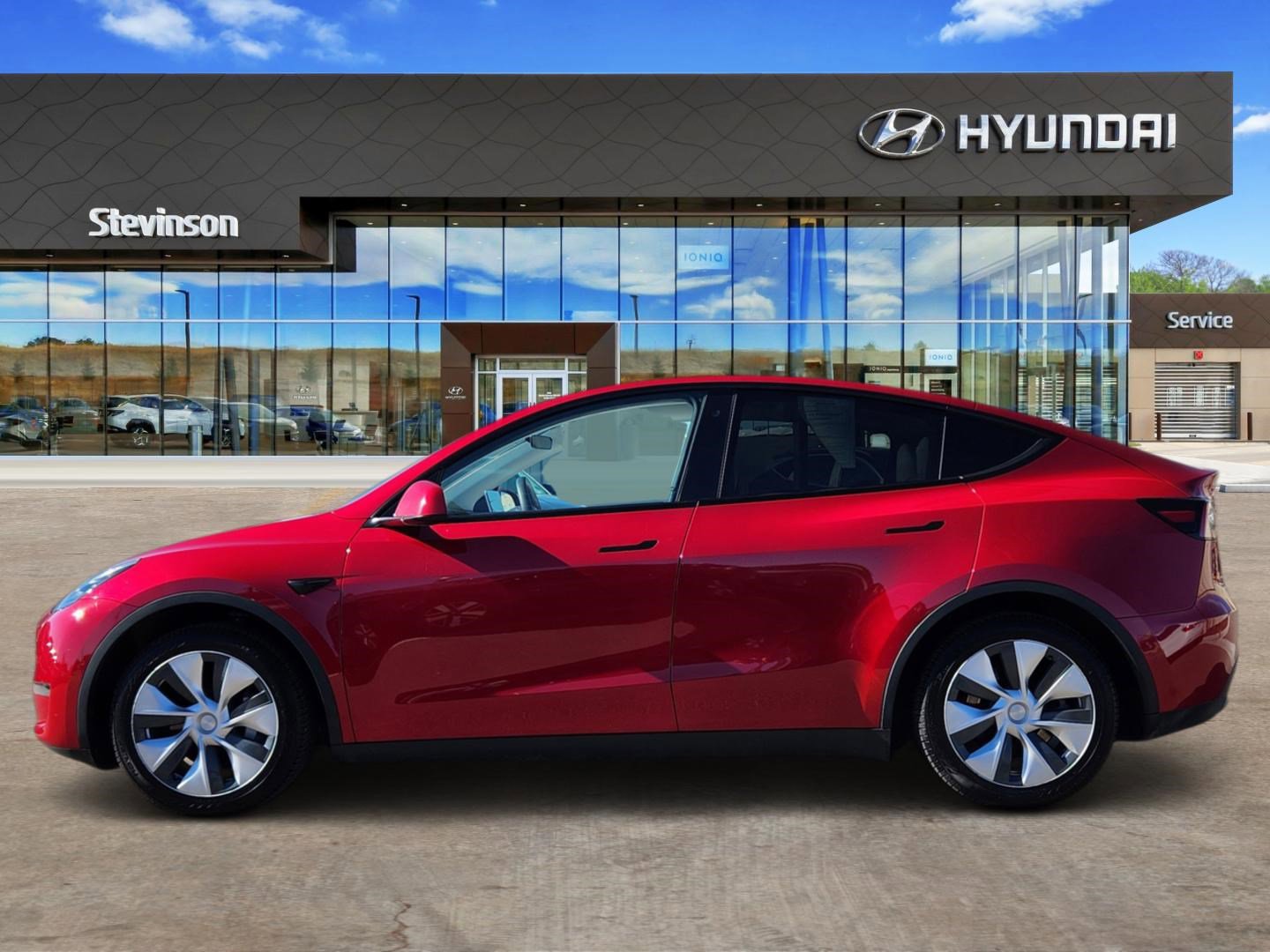 Used 2020 Tesla Model Y Long Range image 2