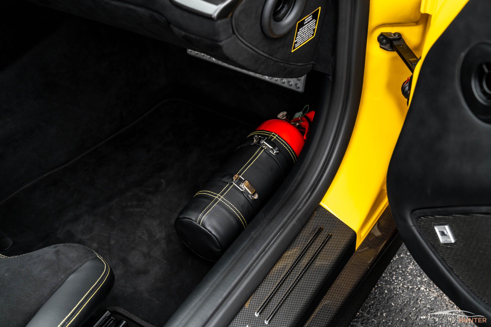 Used 2014 Ferrari F12 Berlinetta RWD image 14