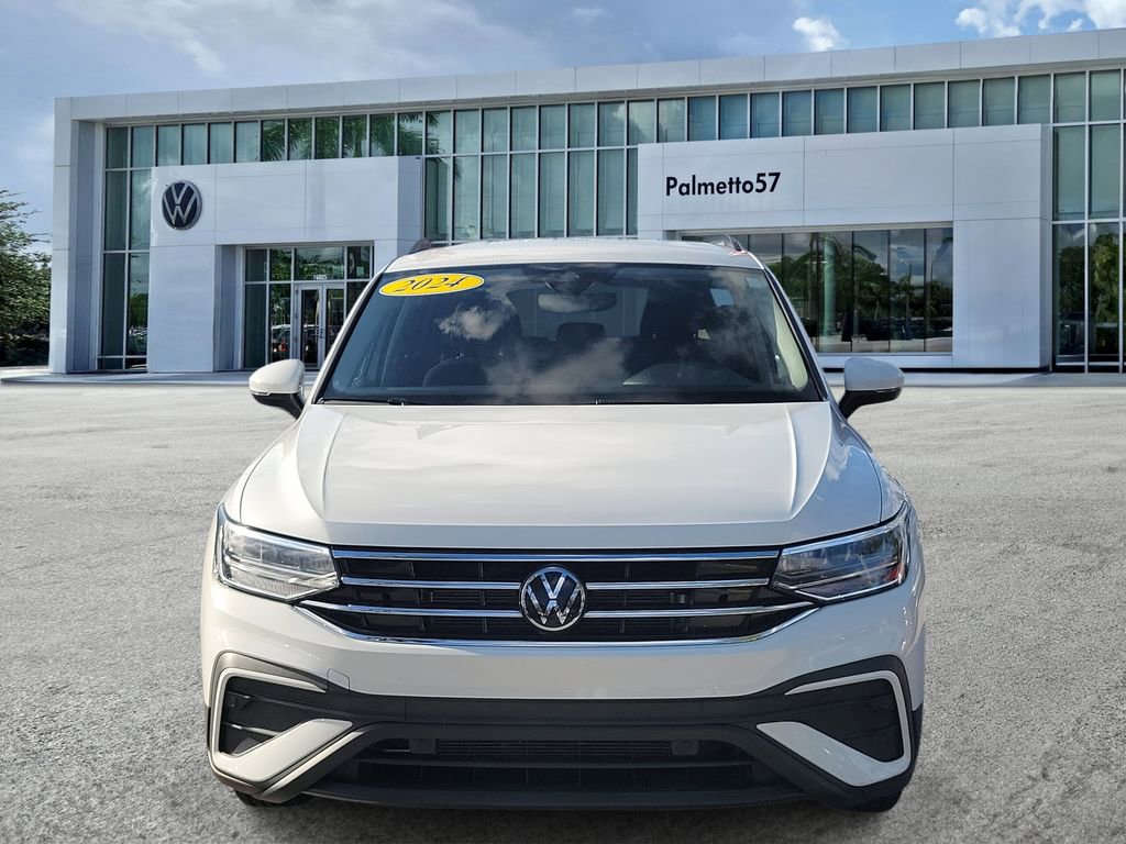 Used 2024 Volkswagen Tiguan S image 2
