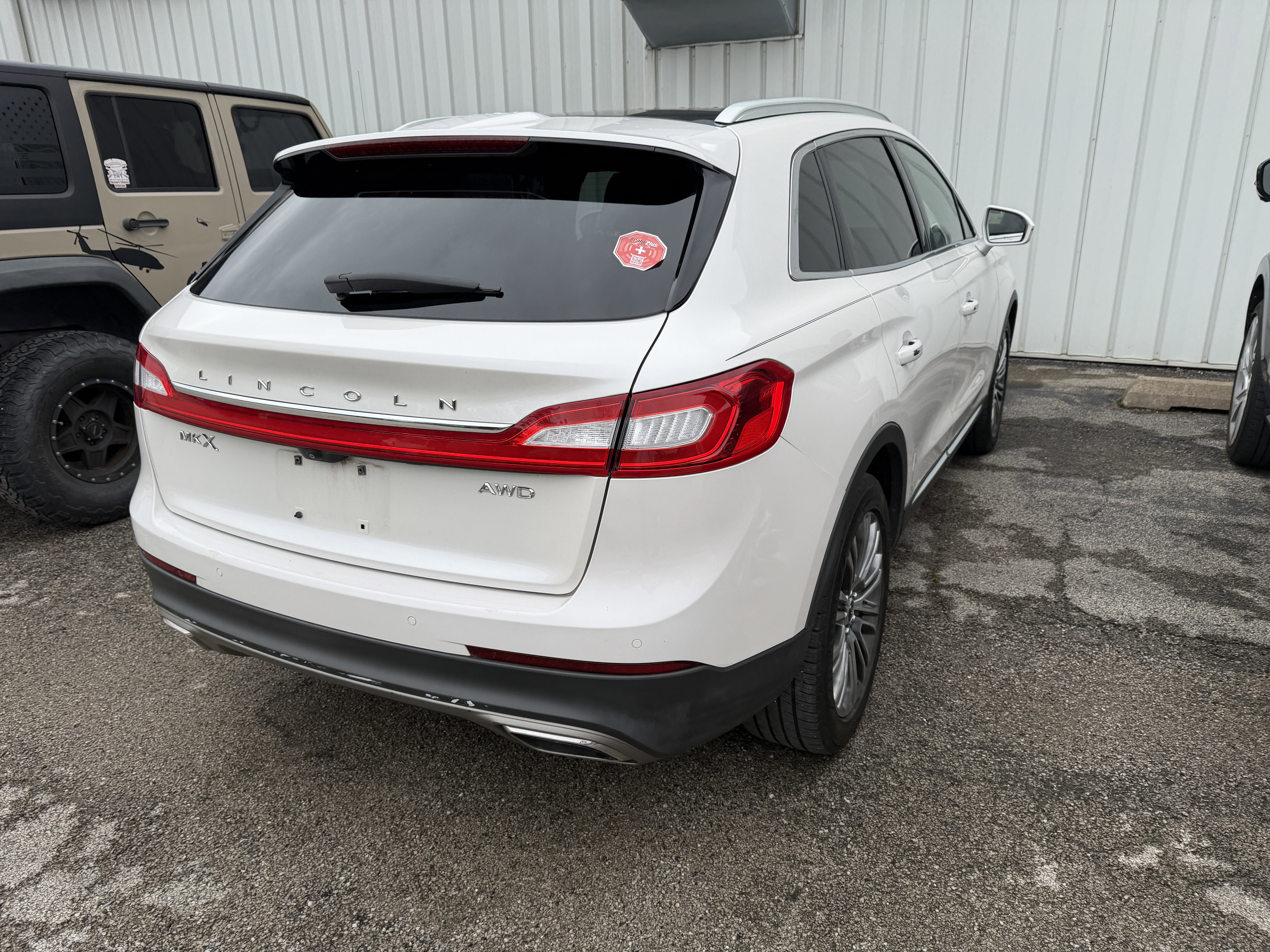 Used 2016 Lincoln MKX Reserve w/ Climate Package image 8