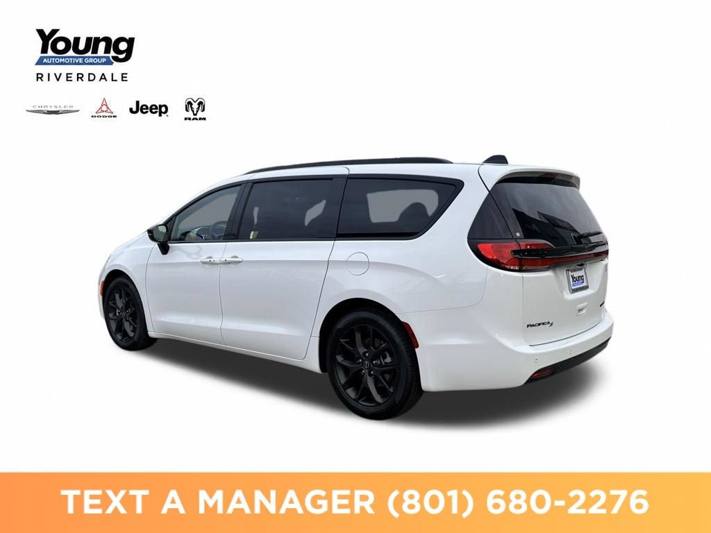 New 2026 Chrysler Pacifica Limited w/ S Appearance Package FWD image 9