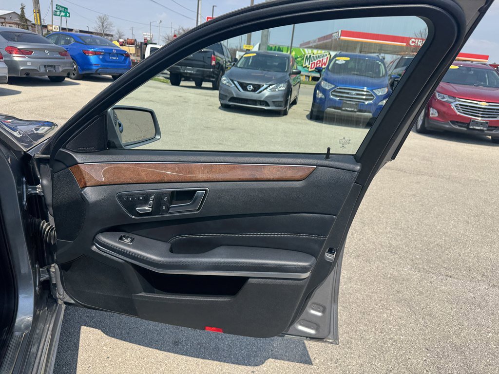 Used 2014 Mercedes-Benz E 350 4MATIC Sedan image 13