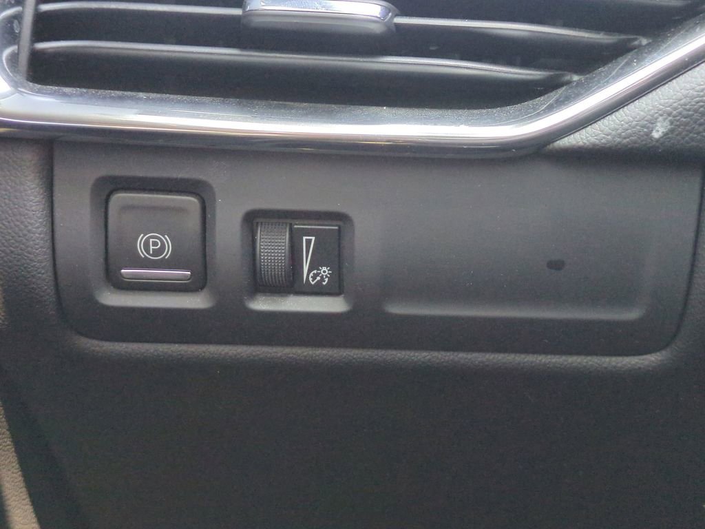 Used 2023 Cadillac XT4 Sport FWD image 24