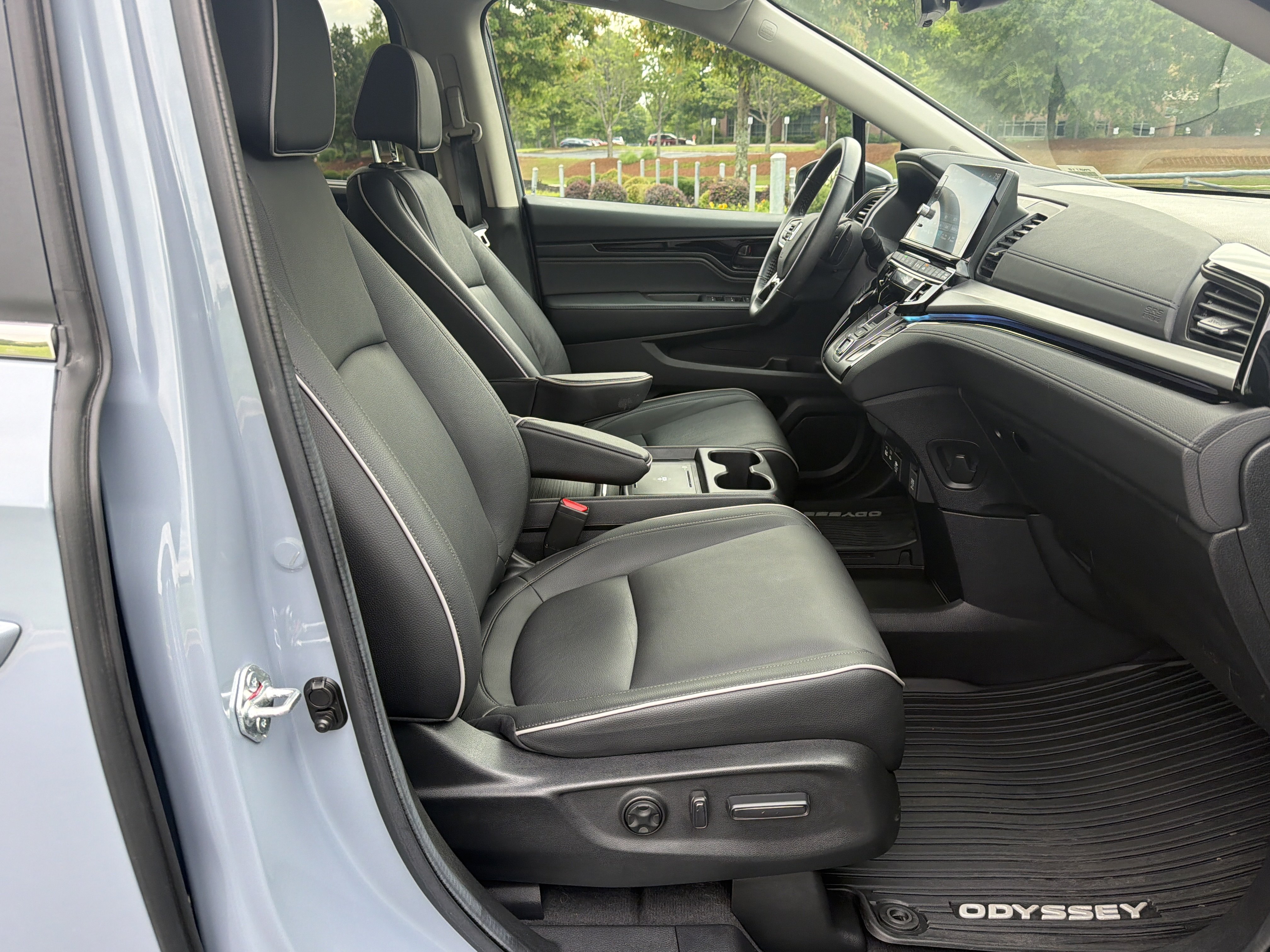 Certified 2025 Honda Odyssey Touring image 31