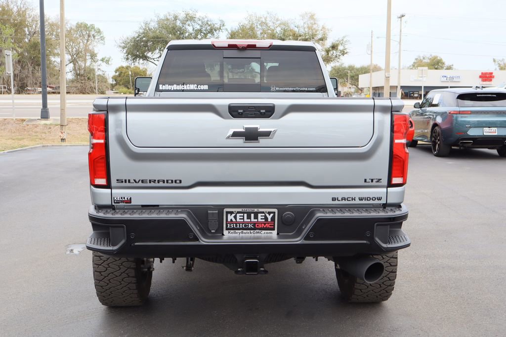 Used 2025 Chevrolet Silverado 2500 LTZ w/ LTZ Plus Package image 8