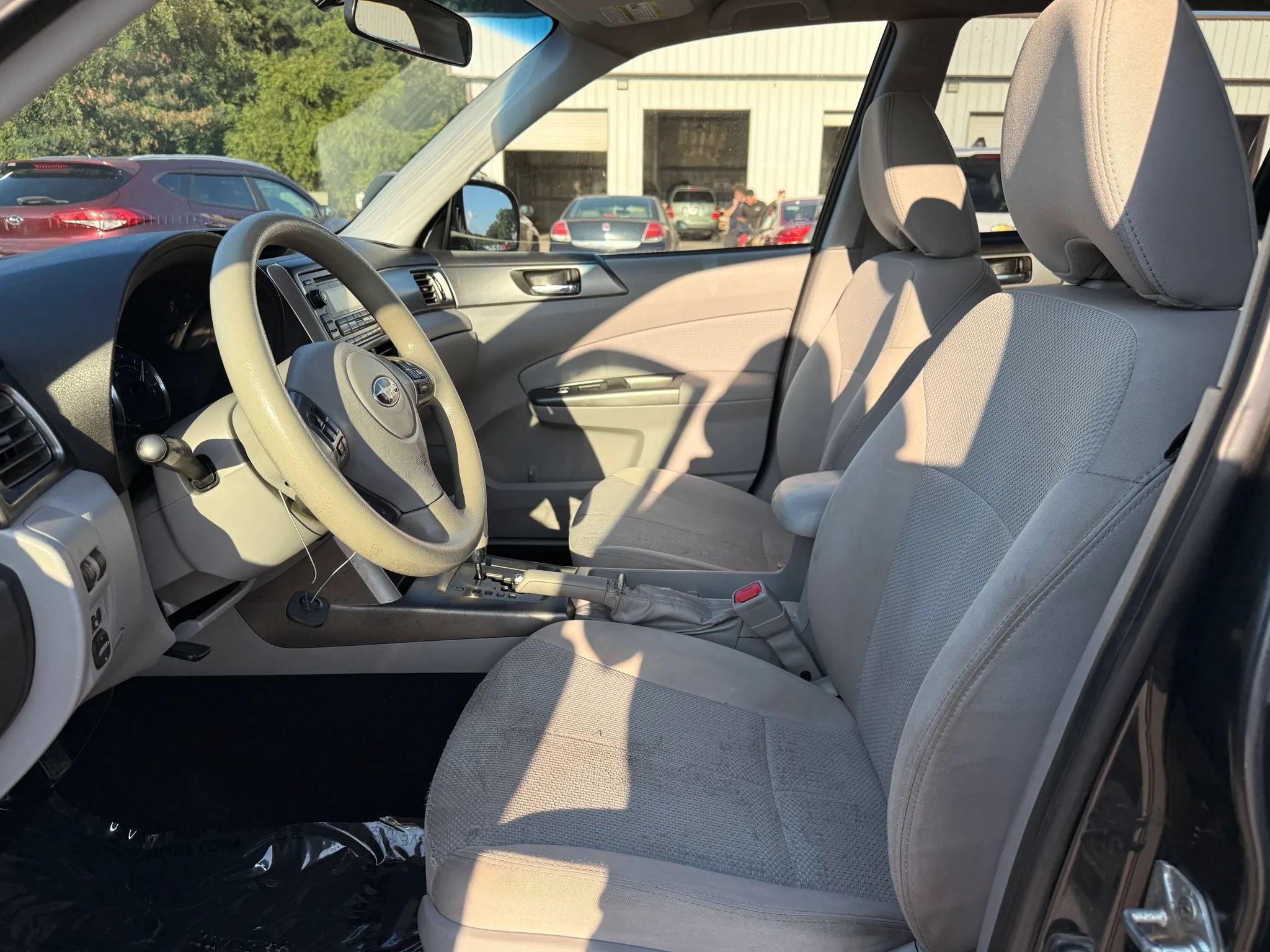 Used 2011 Subaru Forester 2.5X Premium AWD/4WD image 2