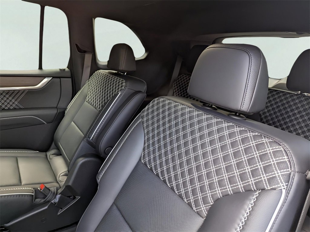 New 2026 GMC Acadia Denali w/ Super Cruise Package image 16