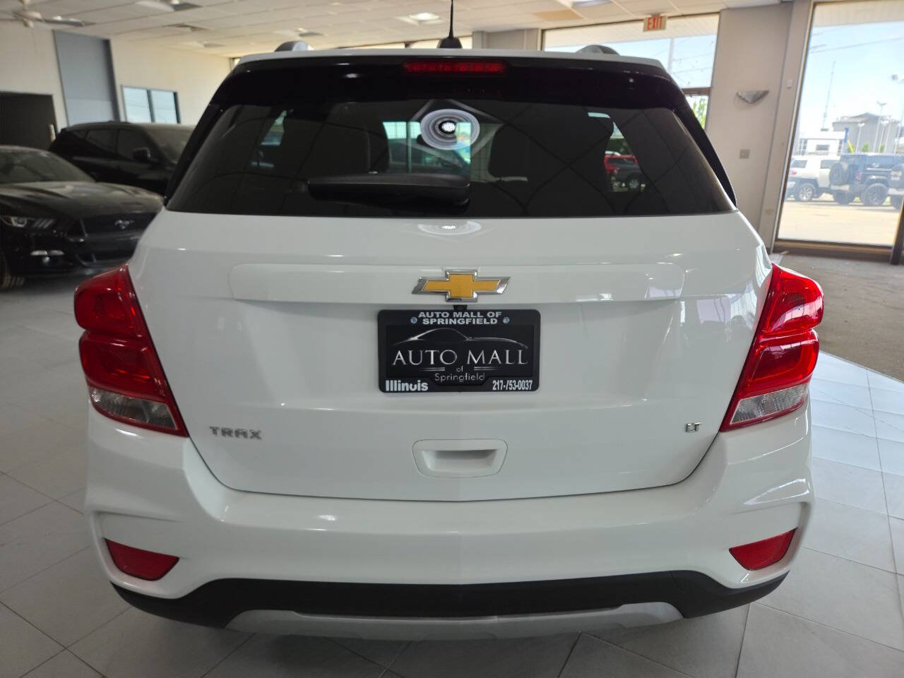 Used 2019 Chevrolet Trax LT w/ LT Convenience Package FWD image 6
