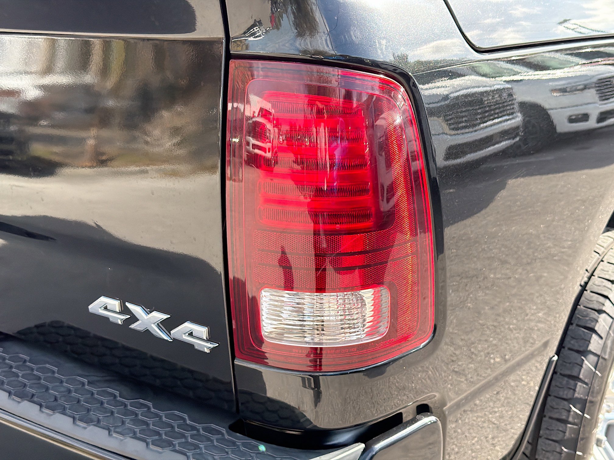 Used 2015 RAM 1500 Sport image 10