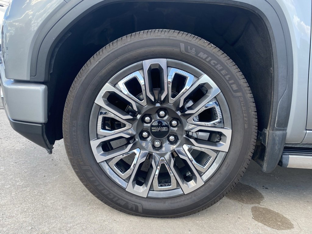 Used 2024 GMC Sierra 1500 Denali Ultimate image 9