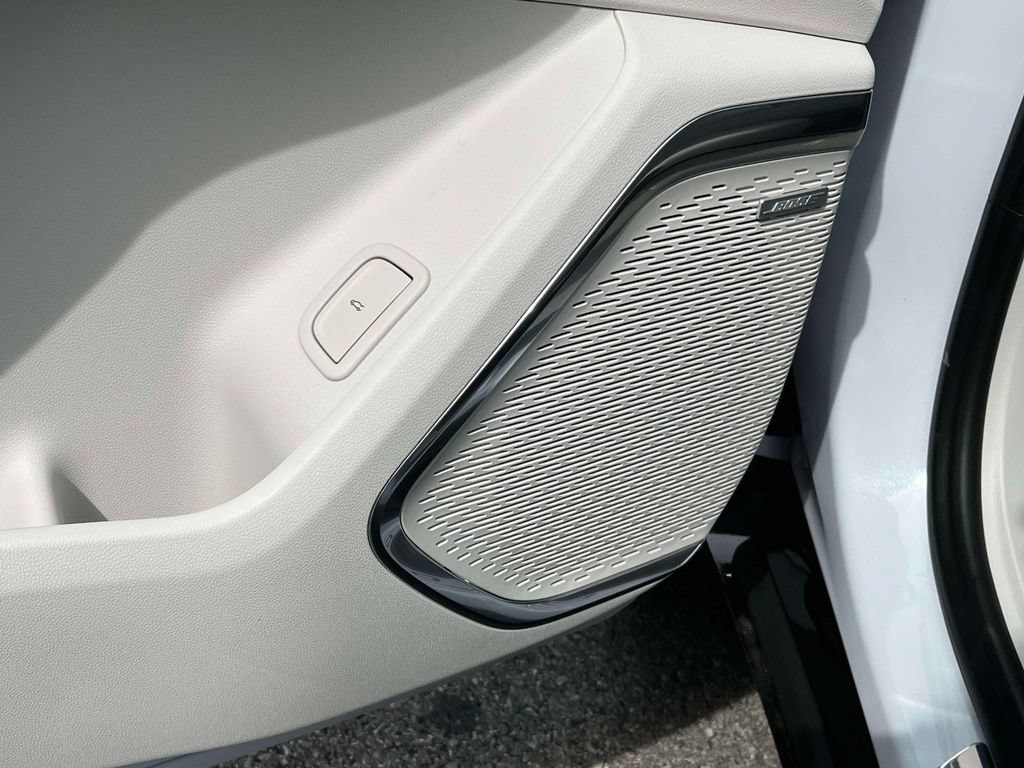 New 2026 GMC Acadia Denali w/ Super Cruise Package FWD image 23