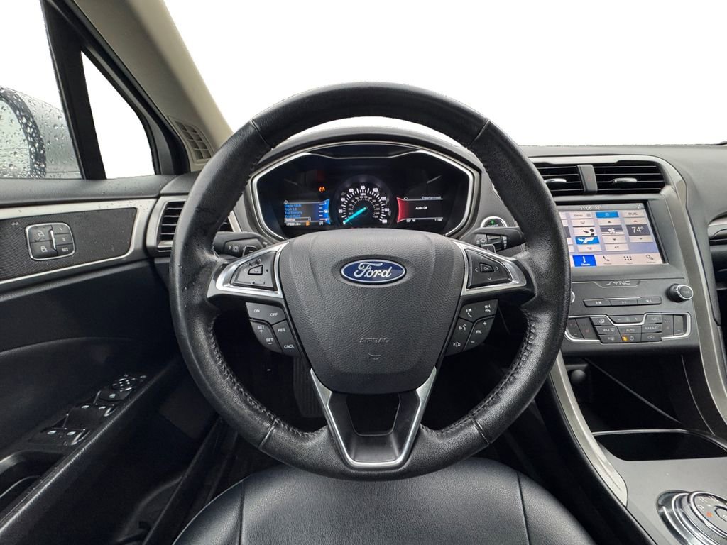 Used 2019 Ford Fusion SEL image 13