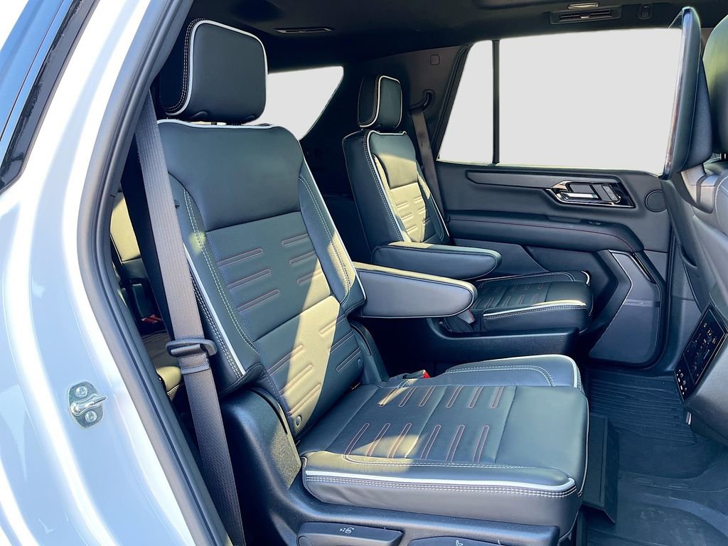 Used 2025 GMC Yukon AT4 Ultimate w/ LPO, Floor Liner Package AWD/4WD image 35