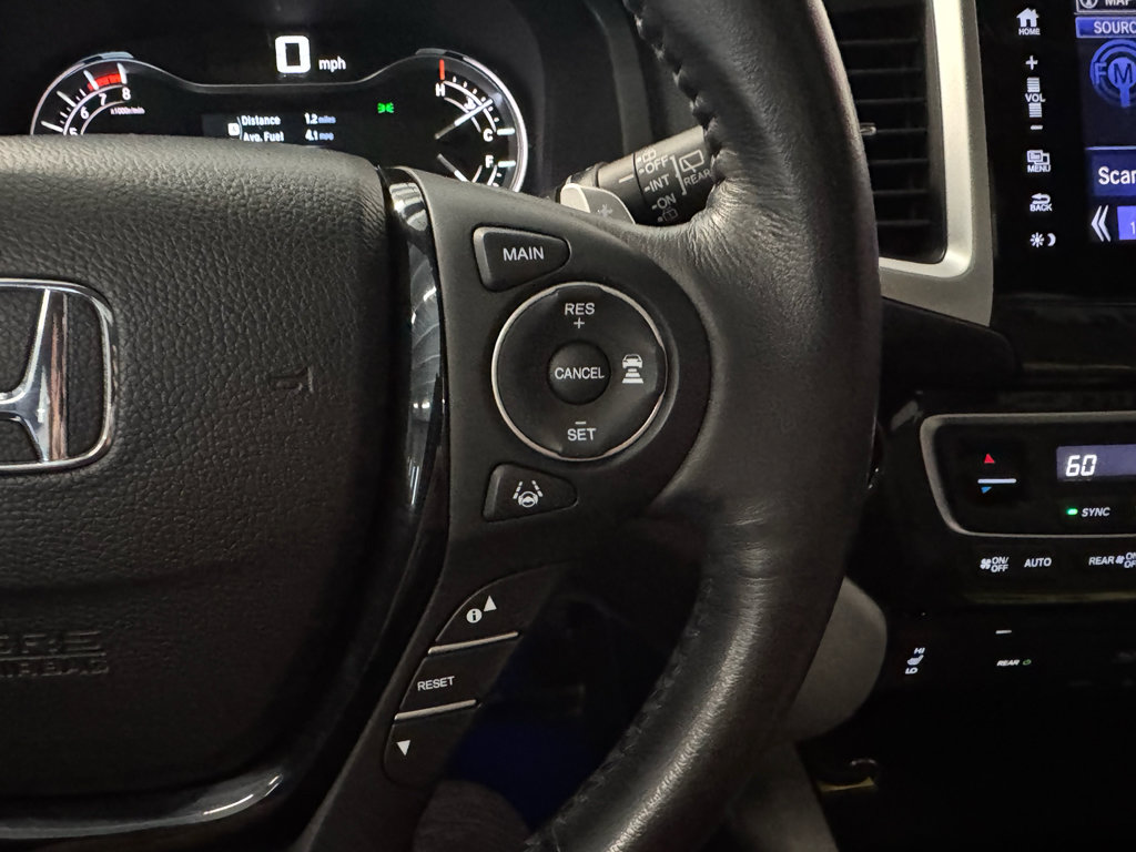 Used 2017 Honda Pilot Touring image 28