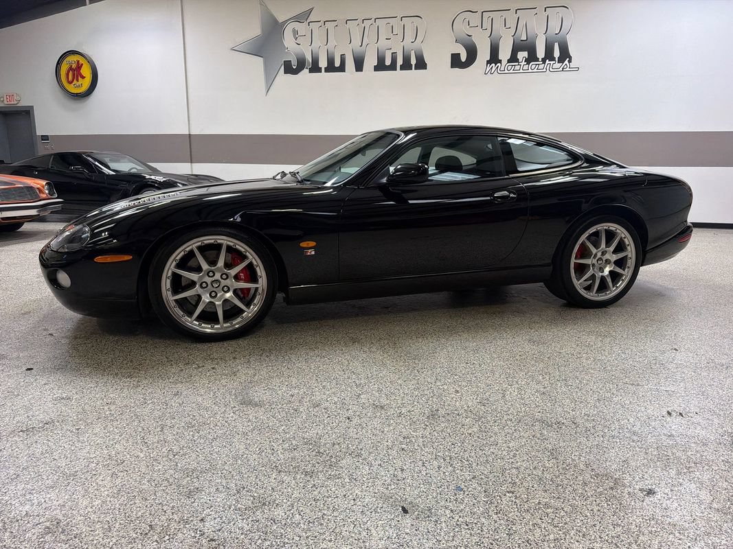 Used 2005 Jaguar XK8 Coupe RWD image 2