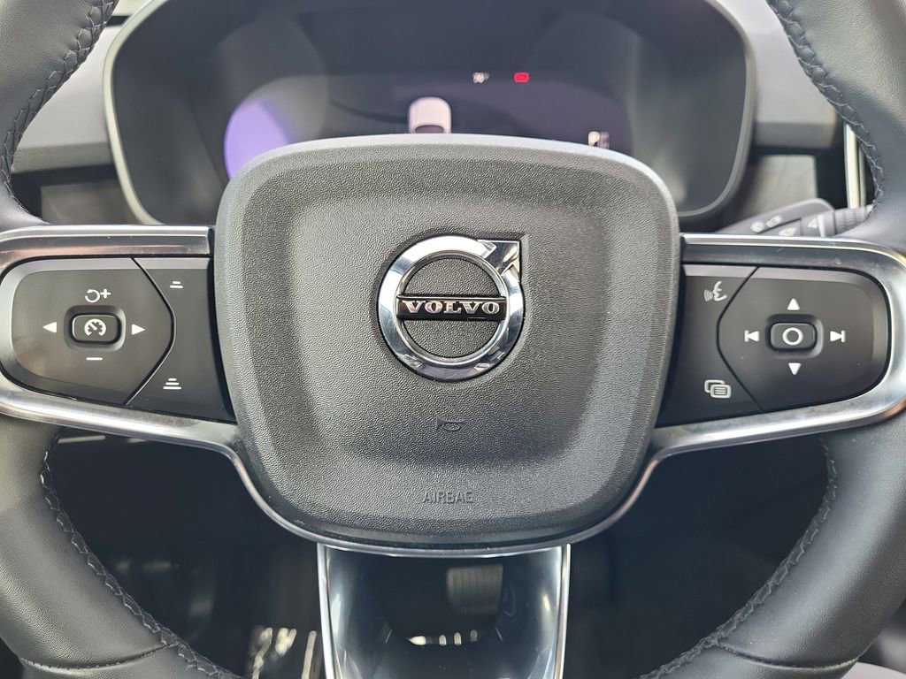 Used 2023 Volvo C40 Recharge Core image 18