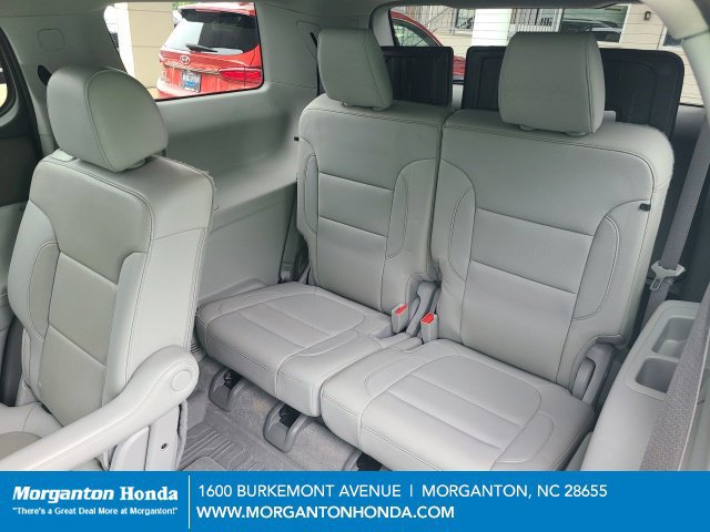 Used 2020 GMC Acadia SLT w/ LPO, Floor Liner Package FWD image 23