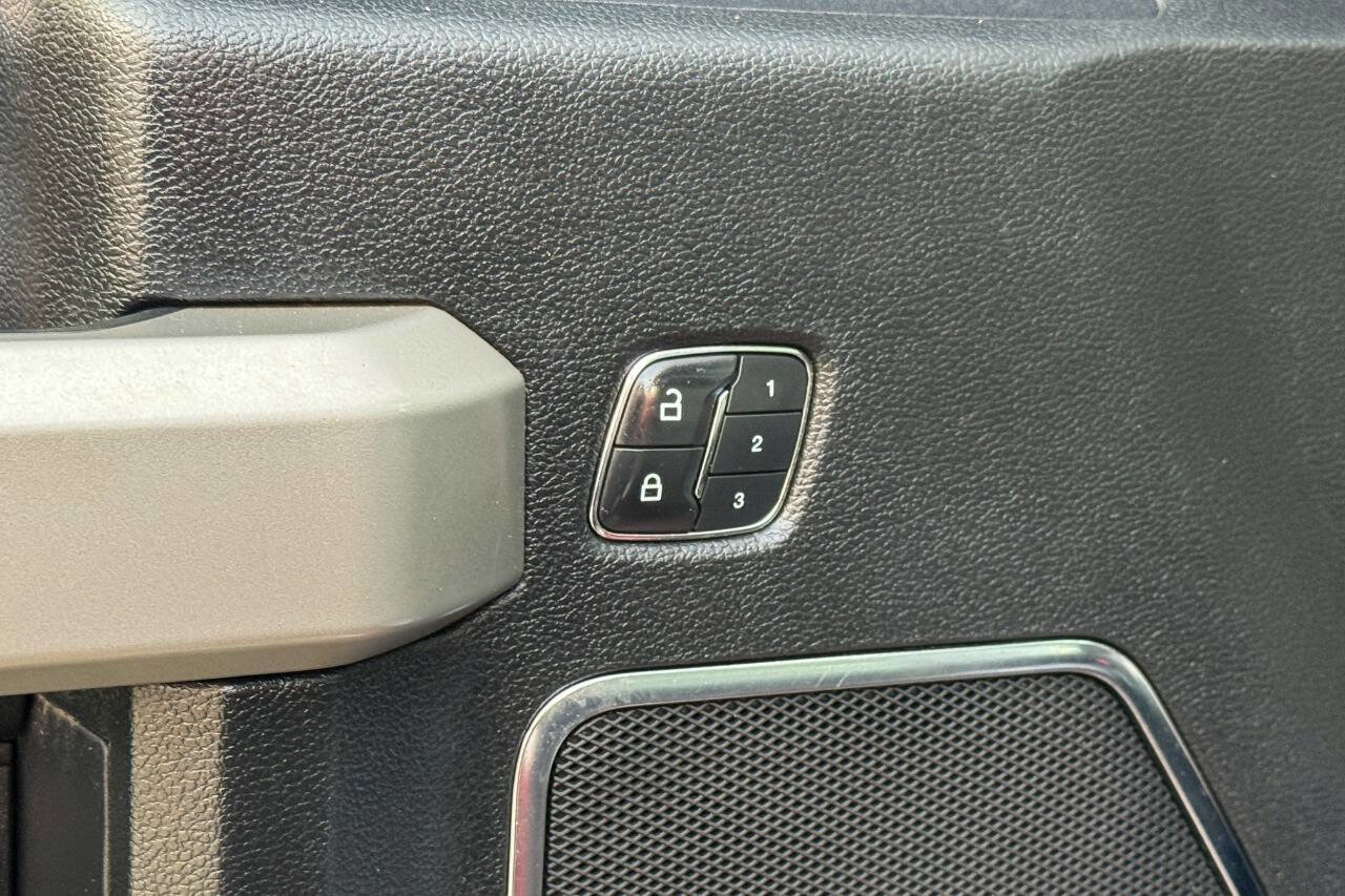 Used 2019 Ford F250 Lariat w/ Lariat Ultimate Package image 31