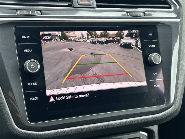 Used 2021 Volkswagen Tiguan SE image 24