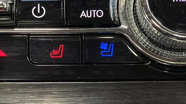 Used 2022 Lincoln Nautilus Reserve AWD/4WD image 43