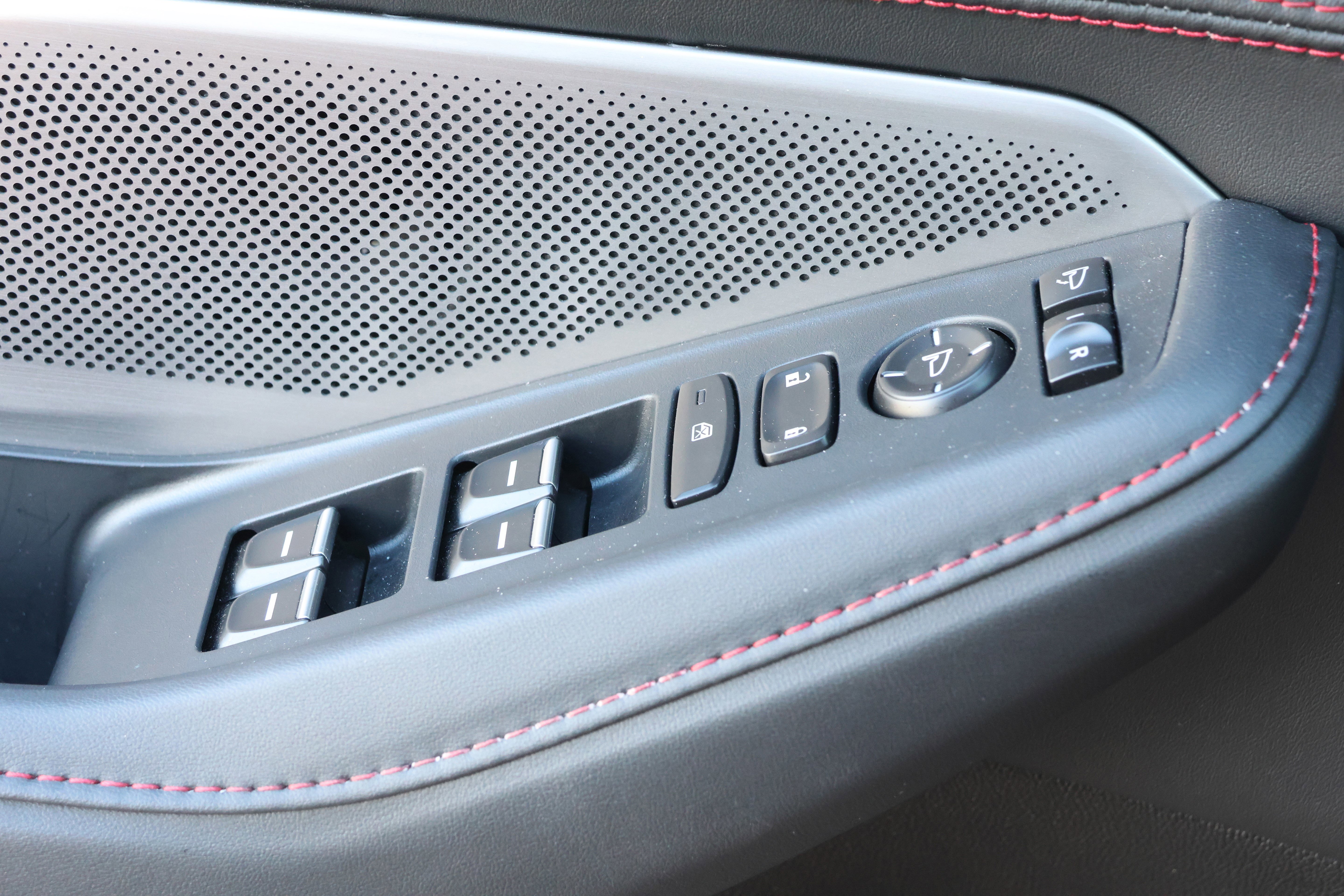 Used 2025 Acura MDX A-Spec image 14