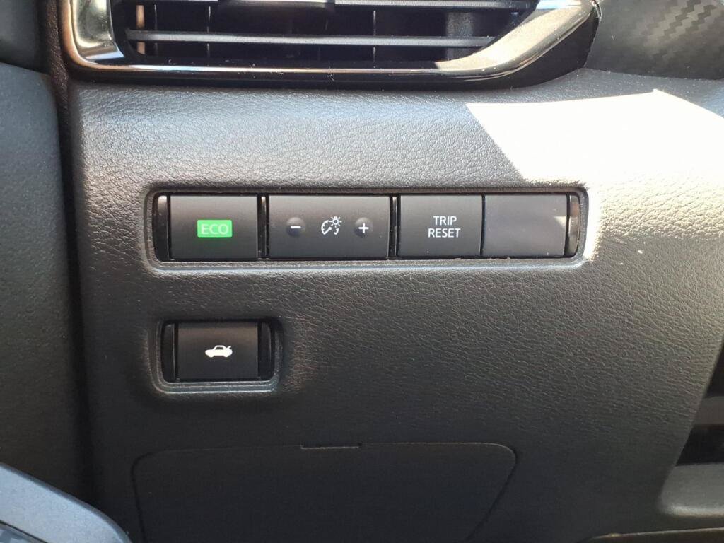 Used 2024 Nissan Sentra SV FWD image 11