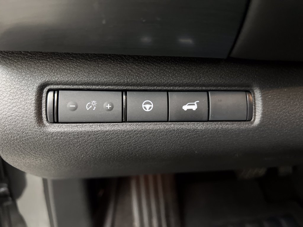 Used 2026 Nissan Pathfinder SL FWD image 49