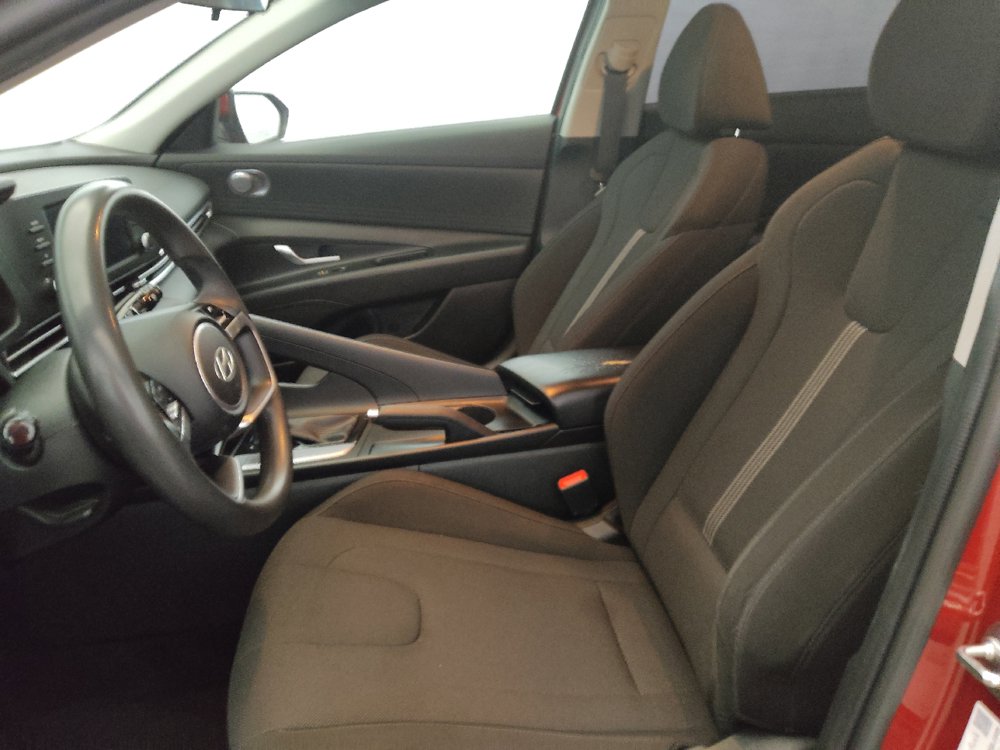 Used 2024 Hyundai Elantra SE FWD image 17