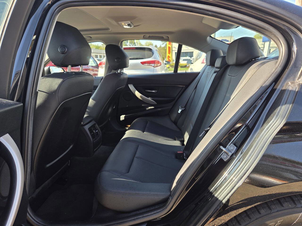 Used 2015 BMW 320i Sedan RWD image 15