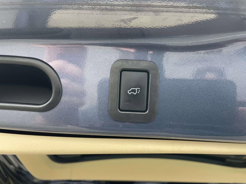 Used 2016 Toyota Highlander Limited image 52