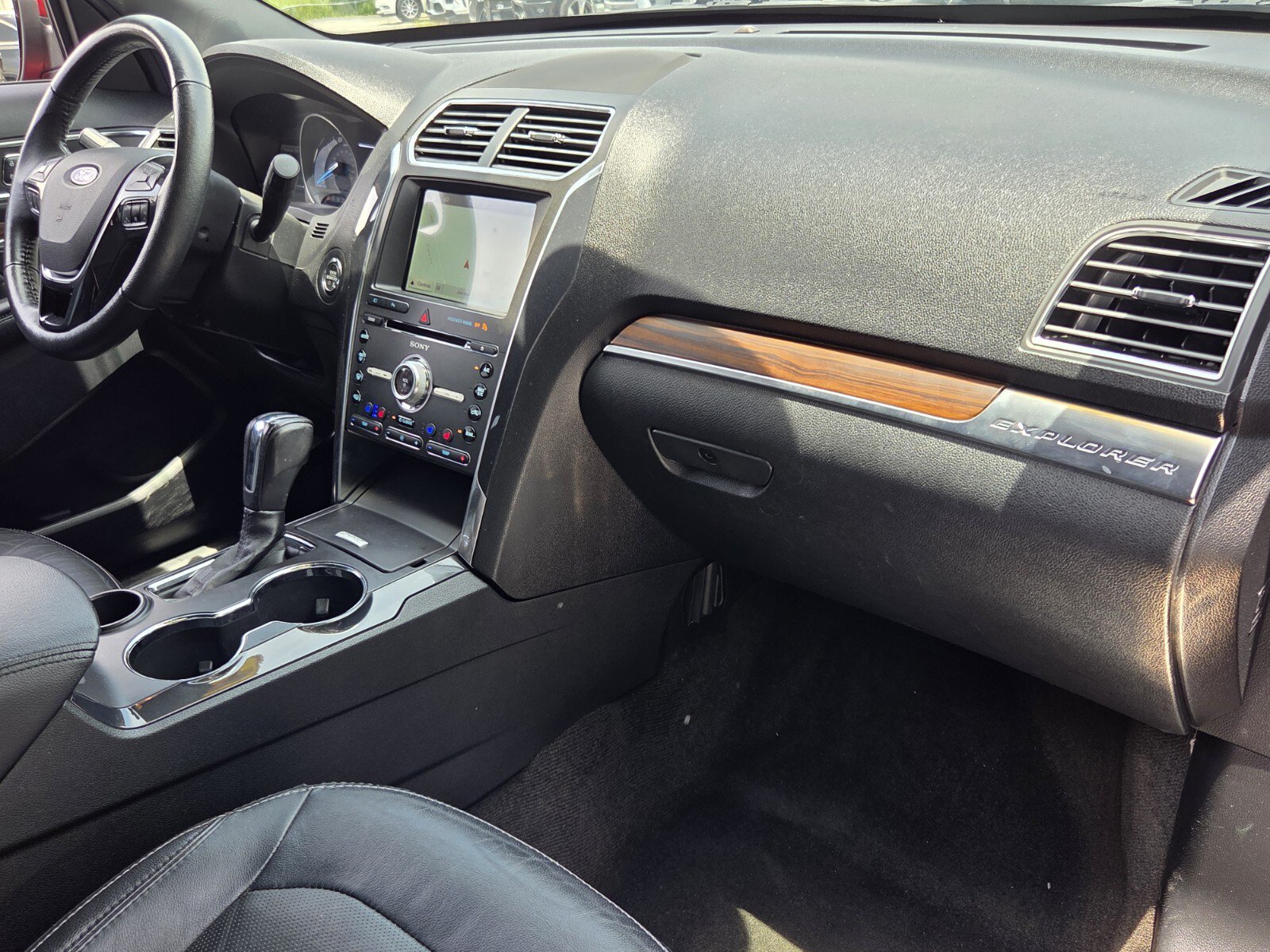 Used 2018 Ford Explorer Limited FWD image 16