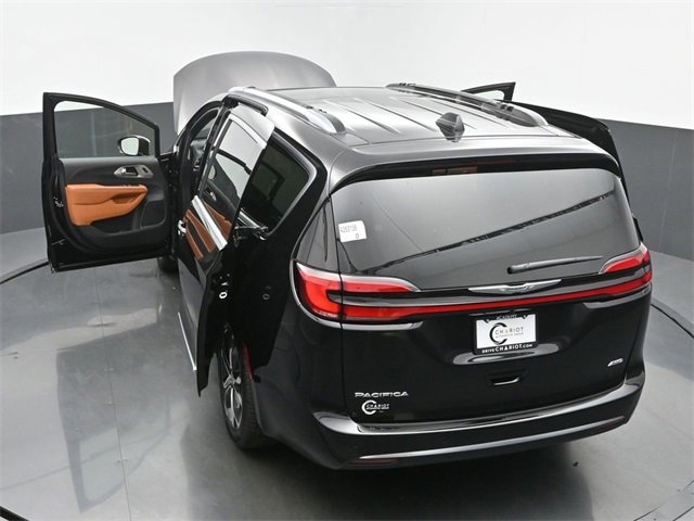 New 2026 Chrysler Pacifica Pinnacle image 56