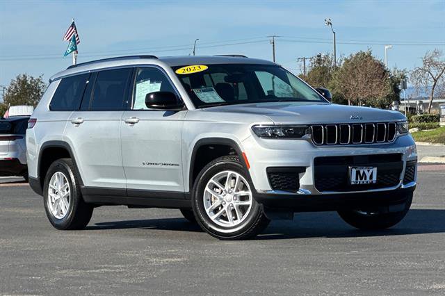 Used 2023 Jeep Grand Cherokee L Laredo w/ Trailer Tow Group (B) image 2