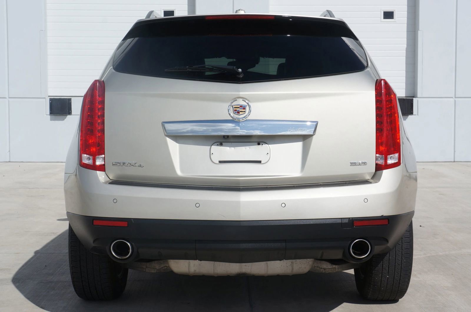 Used 2016 Cadillac SRX Luxury w/ Driver Awareness Package image 12