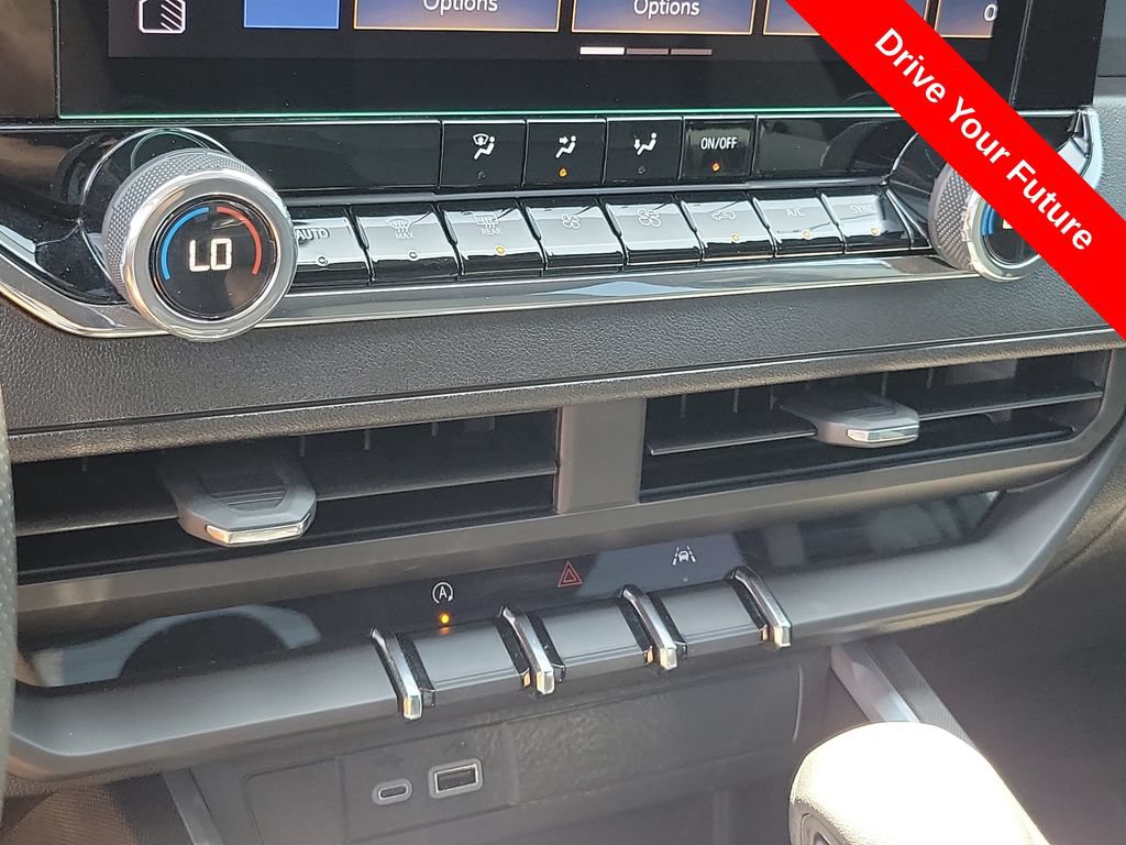 Used 2026 Chevrolet Colorado Trail Boss AWD/4WD image 13