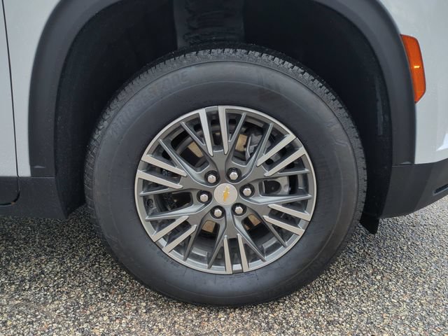 Used 2025 Chevrolet Traverse LT FWD image 11