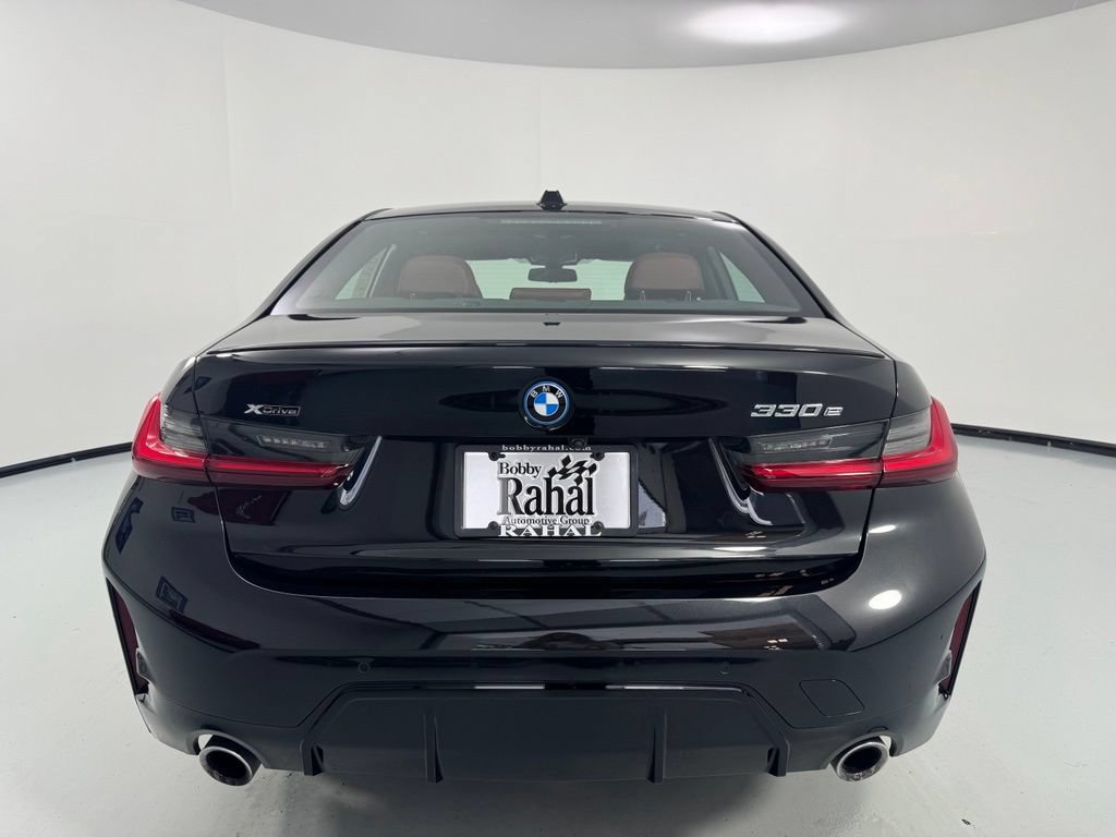 Certified 2023 BMW 330e xDrive w/ M Sport Package AWD/4WD image 7