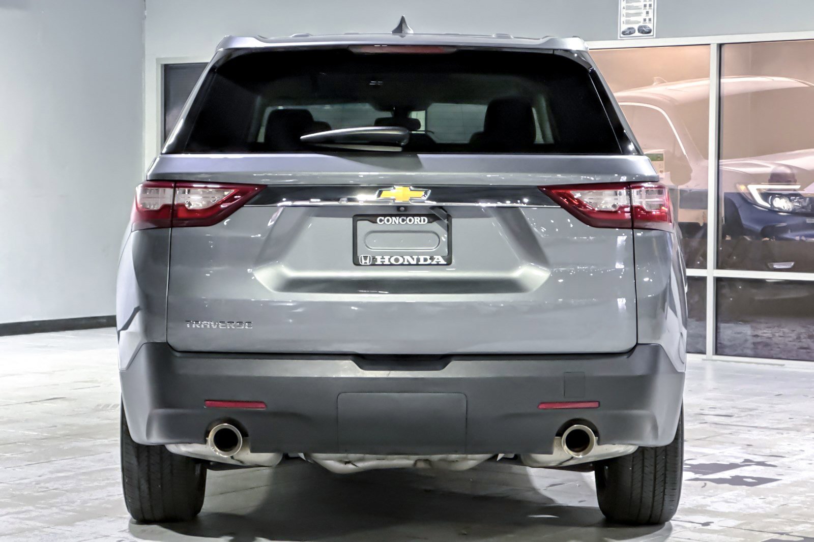 Used 2020 Chevrolet Traverse LS image 9