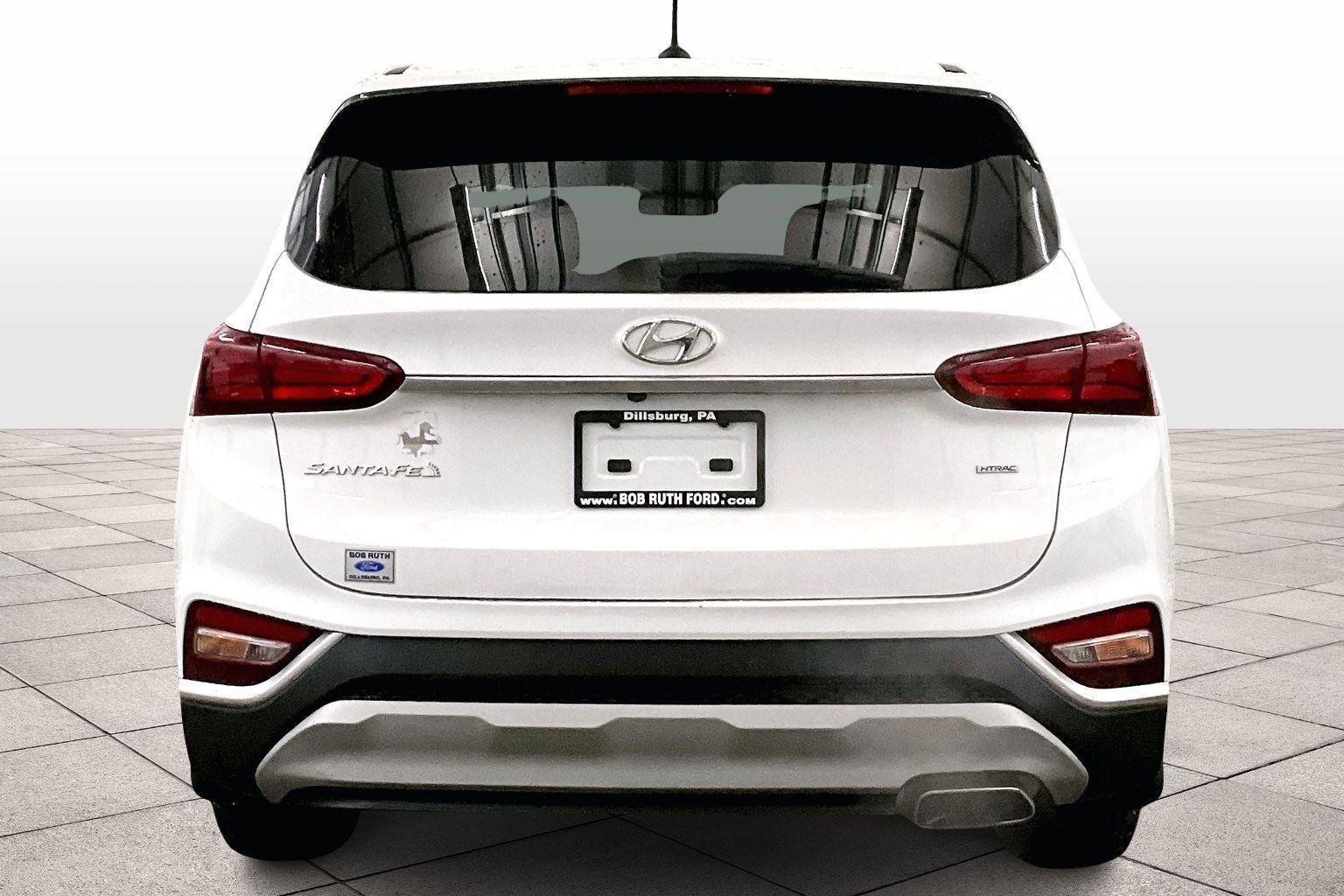 Used 2020 Hyundai Santa Fe SE image 4