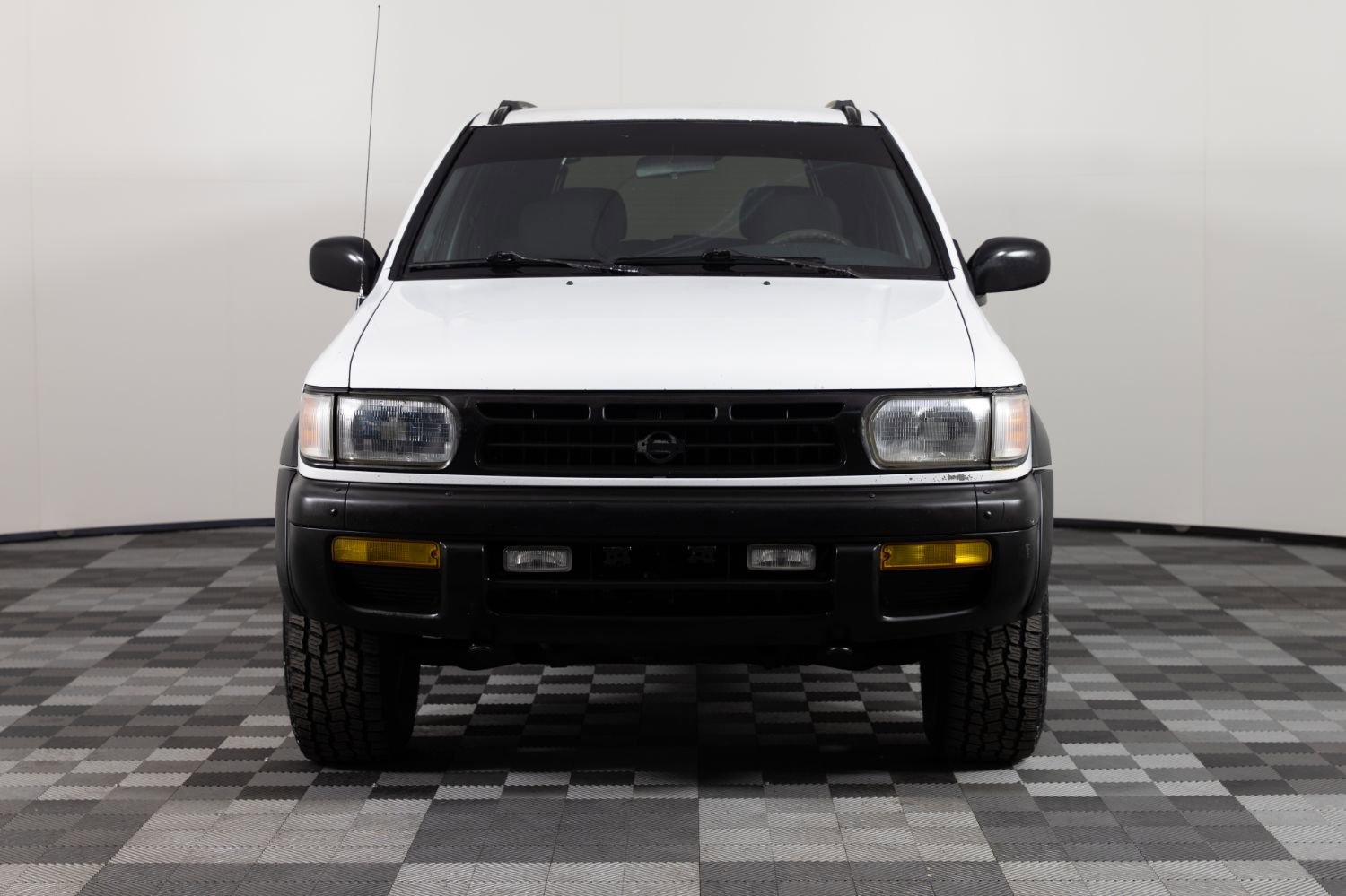 Used 1997 Nissan Pathfinder LE AWD/4WD image 11
