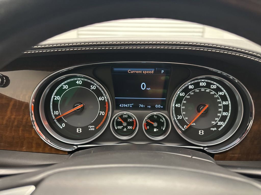 Used 2015 Bentley Flying Spur V8 image 23