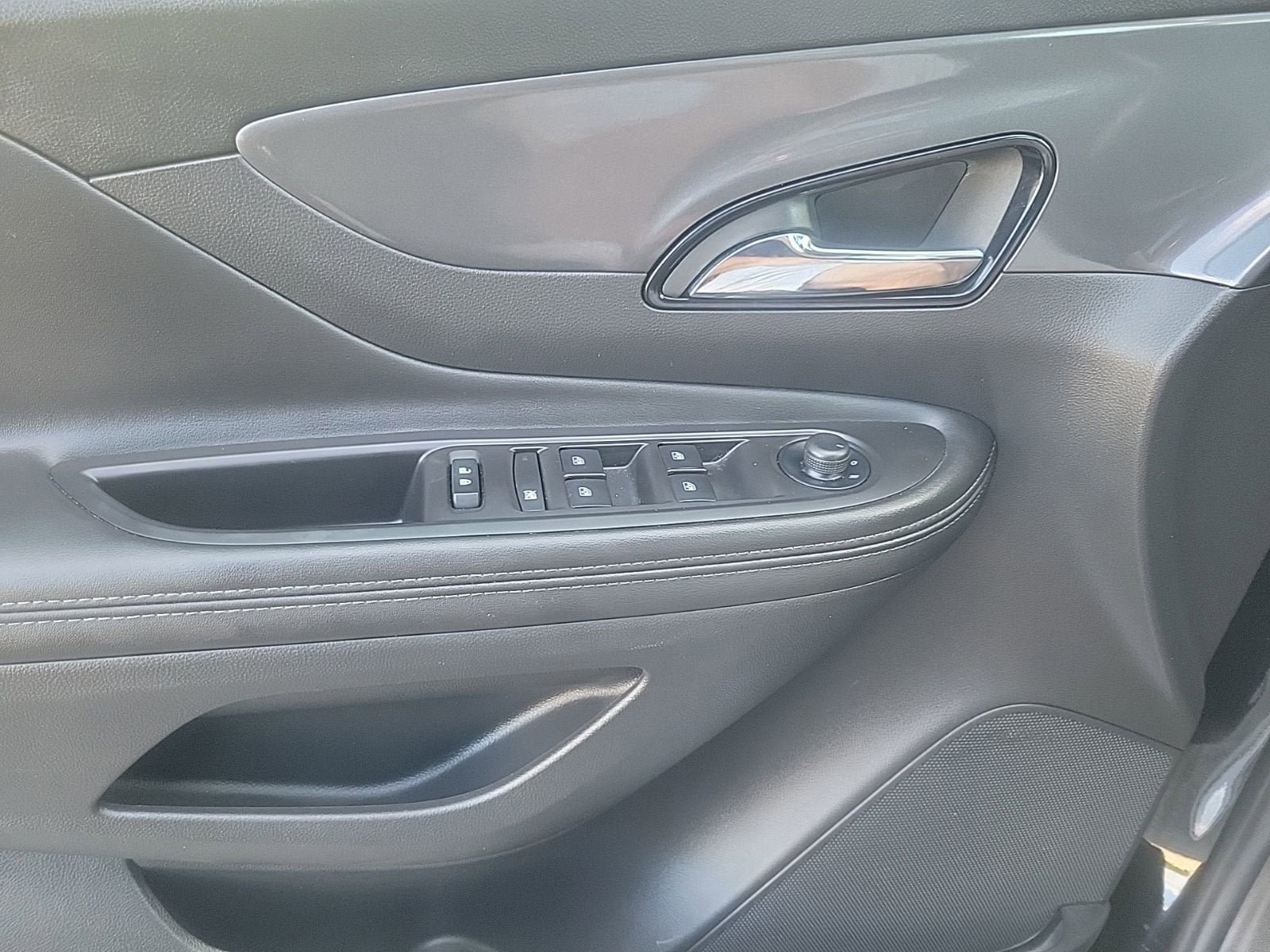 Used 2022 Buick Encore Preferred w/ Safety Package II AWD/4WD image 17