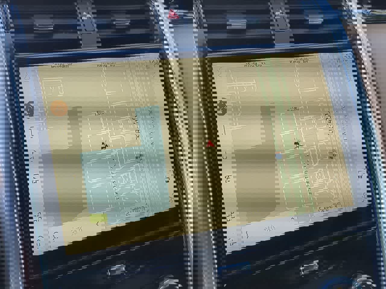 Used 2023 Land Rover Discovery HSE R-Dynamic image 32